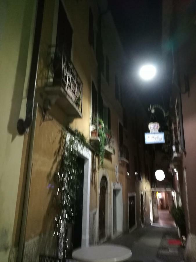 Dreamy Apartment Tre Corone Old Town Desenzano del Garda Extérieur photo